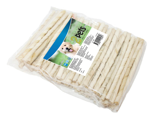 2Pets tuggpinnar till hundar – naturliga, glutenfria och utan socker. Tillverkade av 100% råhud, finns i 12,5 cm och 3 olika diametrar.