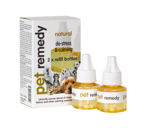 Pet Remedy innehåller en naturlig blandning av valeriana, vetivert, salvia och basilika som lindrar stress och ger lugnande effekt för hundar, katter, hästar, smådjur och fåglar.