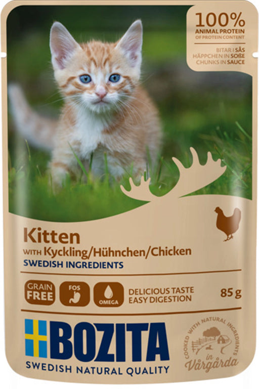 Bitar i sås med kyckling och lax, ett komplett foder för kattungar och yngre katter. Lättsmält och näringsrikt, med prebiotiska FOS och essentiella fettsyror.