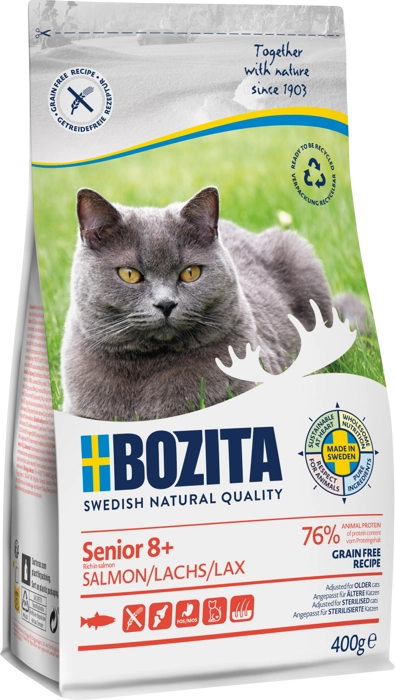 Bozita Senior 8+ Lax, ett balanserat helfoder för äldre katter med lax, anpassat för lägre energibehov och viktkontroll. Innehåller vitaminer och mineraler för hälsosam kost.