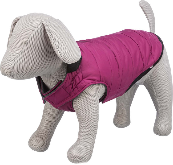 Arlay Täcke för hund med fleecefoder och lätt vaddering, vattenavvisande och justerbar elastisk haklapp. Kan kombineras med sele för en perfekt passform och komfort.