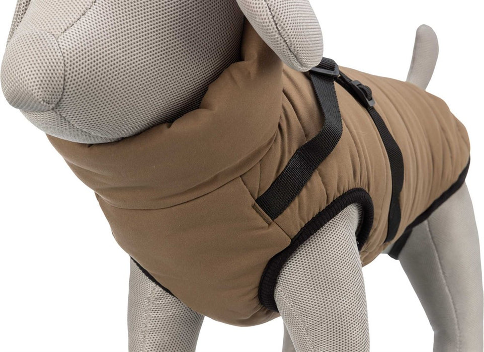 Hundtäcke i polyester och bomull med teddyplysch och stoppning (200 g/m²). Justerbar passform med elastiskt inlägg och öglor för bakbenen för bättre passform och komfort.