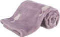 Mjuk plyschkattdyna i allergivänlig polyester, mått 70 × 50 cm, perfekt för små och medelstora katter. Värmeisolerande och enkel att rengöra med en stilren bärfärg.
